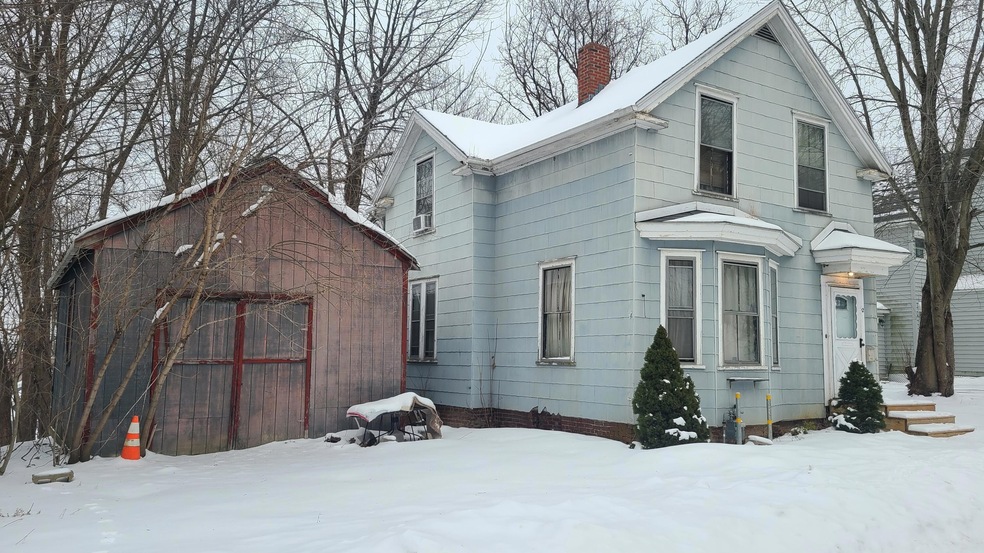 62 7th St