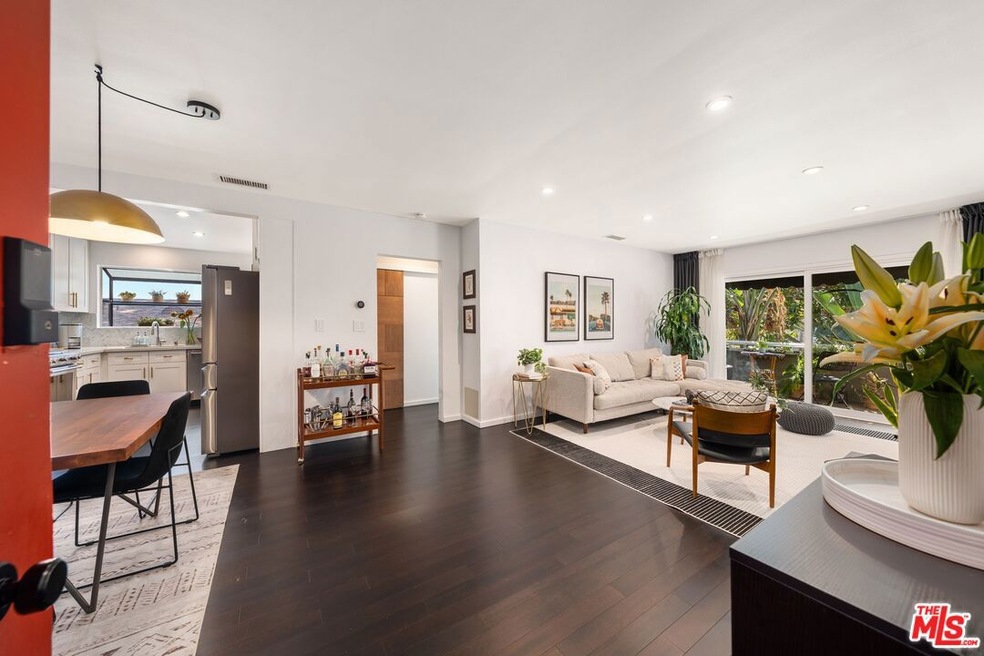 1330 N Crescent Heights Blvd unit 10, Los Angeles, CA 90046 - photo 1