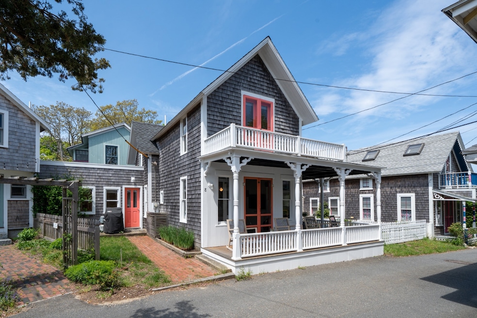 Welcome to 8 Rock Avenue!