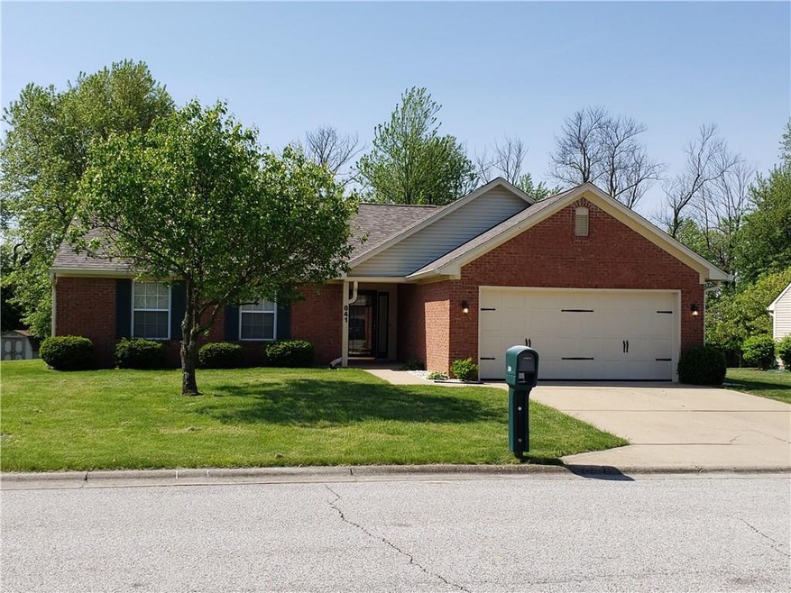 841 E Fleetwood Dr, Greensburg, IN 47240 - photo 1