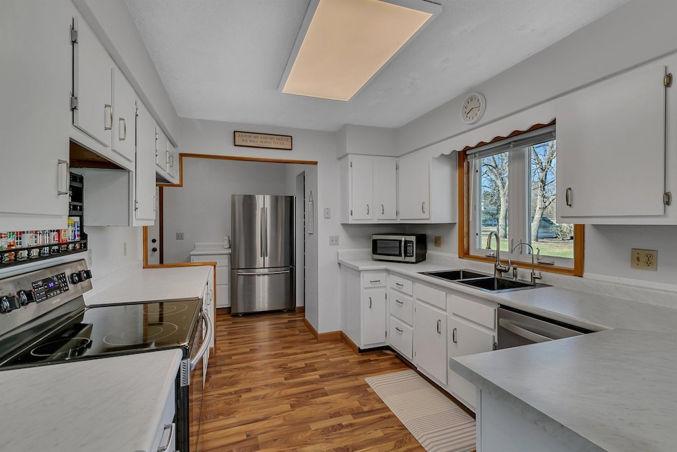 330 8th St E, Hector, MN 55342 - photo 1