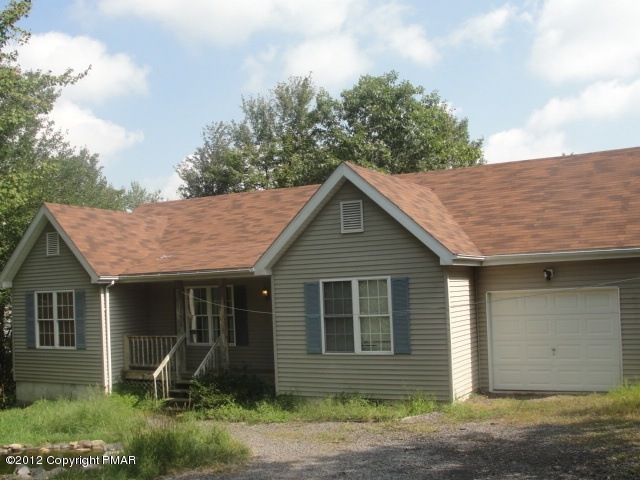 894 Hornbeam Ct, Long Pond, PA 18334 - photo 1