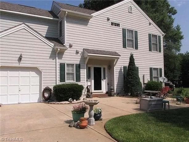 8747 Fox Chase Ln unit 22, Charlotte, NC 28269 - photo 1