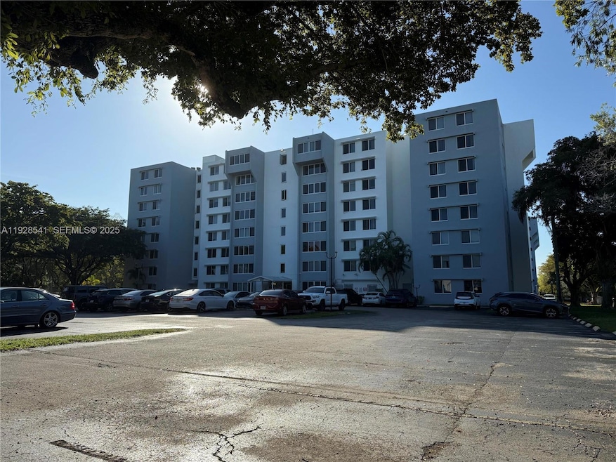 9001 SW 77th Ave unit C709, Miami, FL 33156 - photo 1