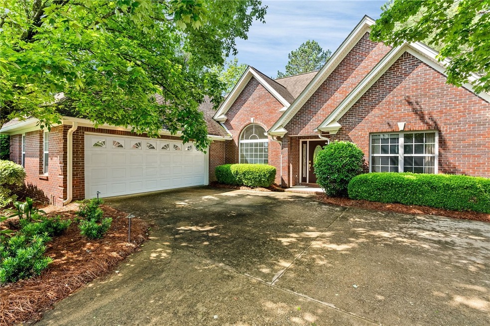 Welcome to 3576 Ridgeview Court, Auburn!