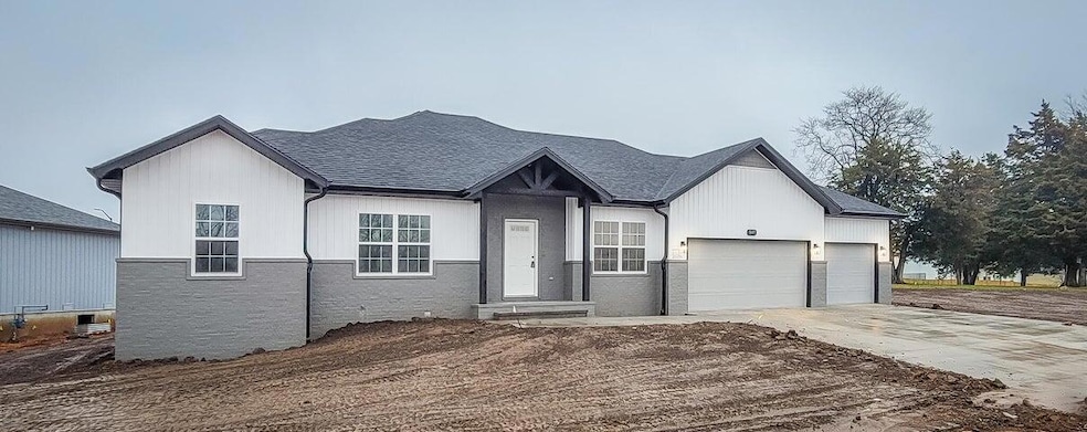 120 E Acacia Ln, Nixa, MO 65714 - photo 1