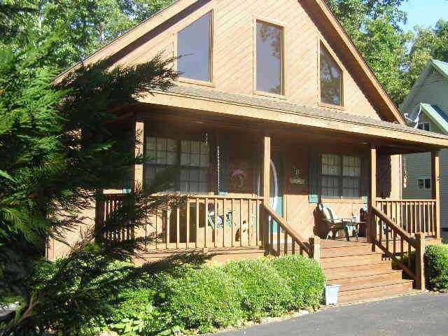 Great Location! Close to the water and boat ramp! 