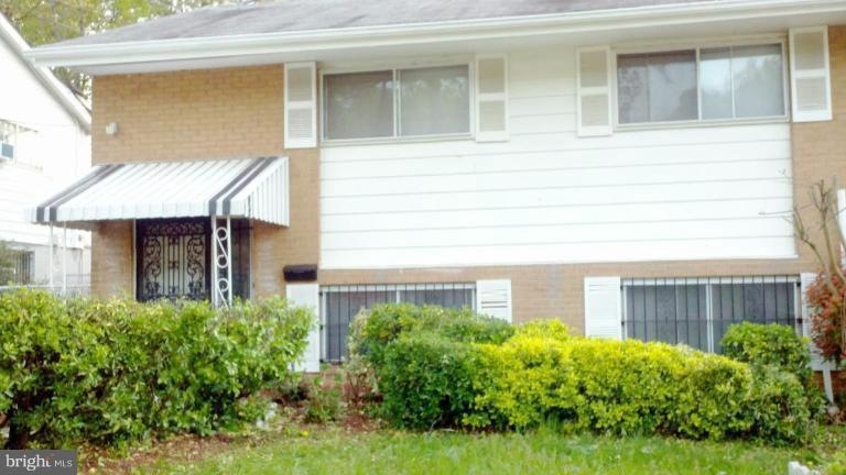 806 Carrington Ave, Capitol Heights, MD 20743 - photo 1