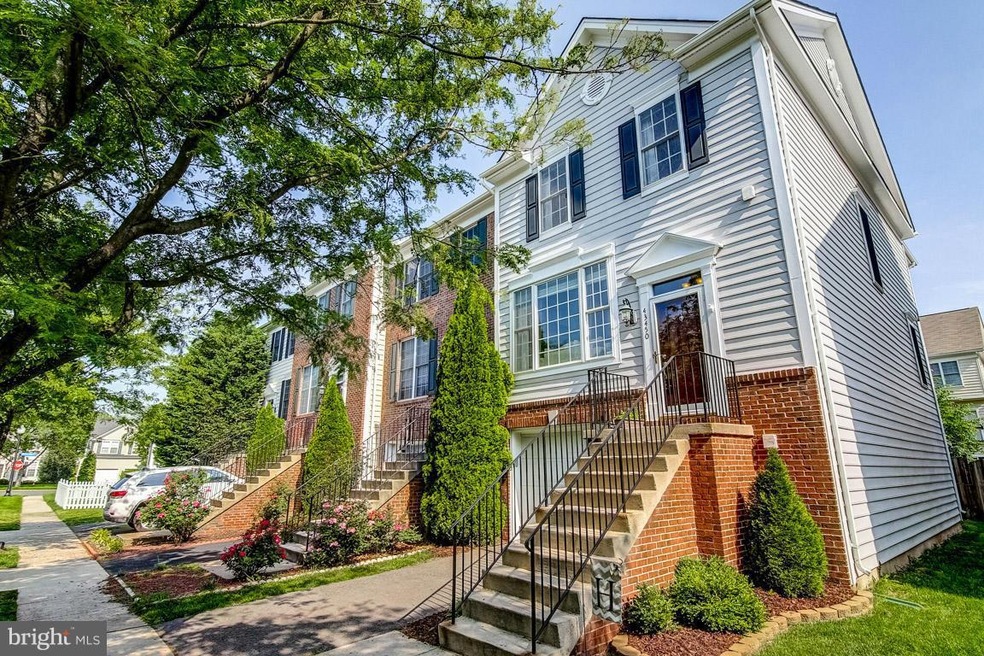 43450 Jubilee St, Chantilly, VA 20152 - photo 1