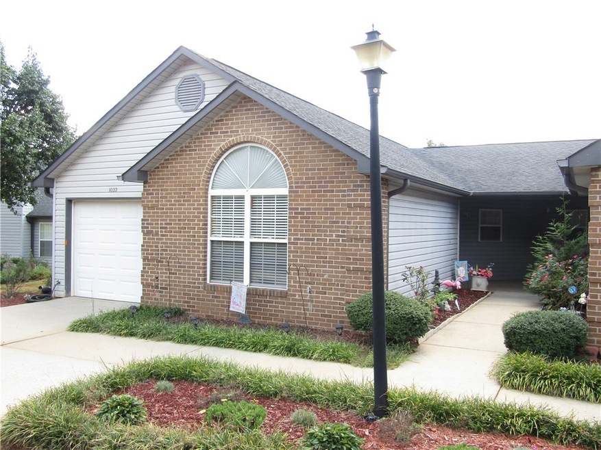 1022 Cobbs Glen Dr, Anderson, SC 29621 - photo 1