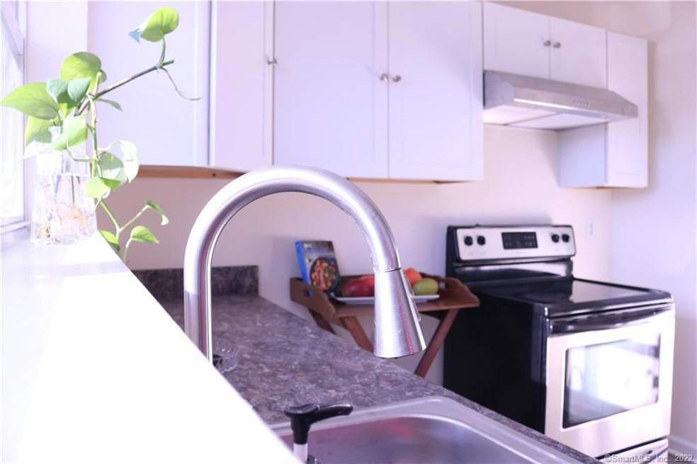 #45 - 100 San Vincenzo - South Norwalk - Cozy Home