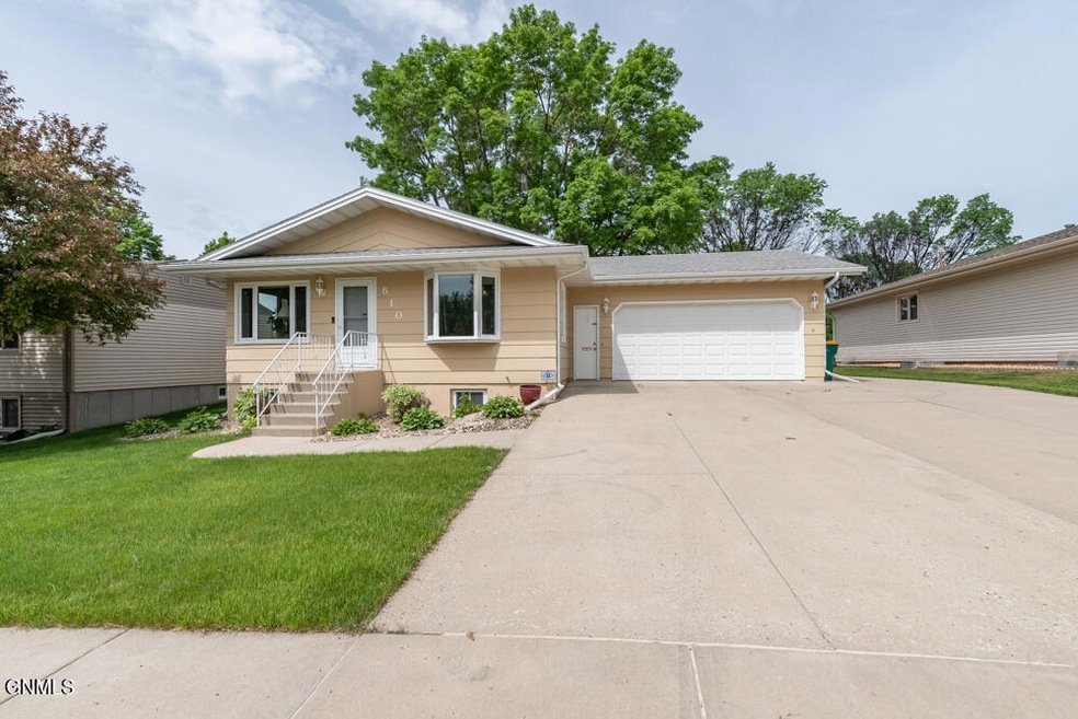 610 N 25th St MLS-2