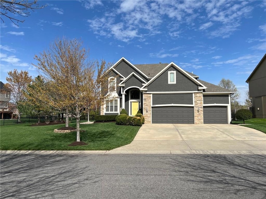 9613 Mccormack Dr, Lenexa, KS 66227 - photo 1