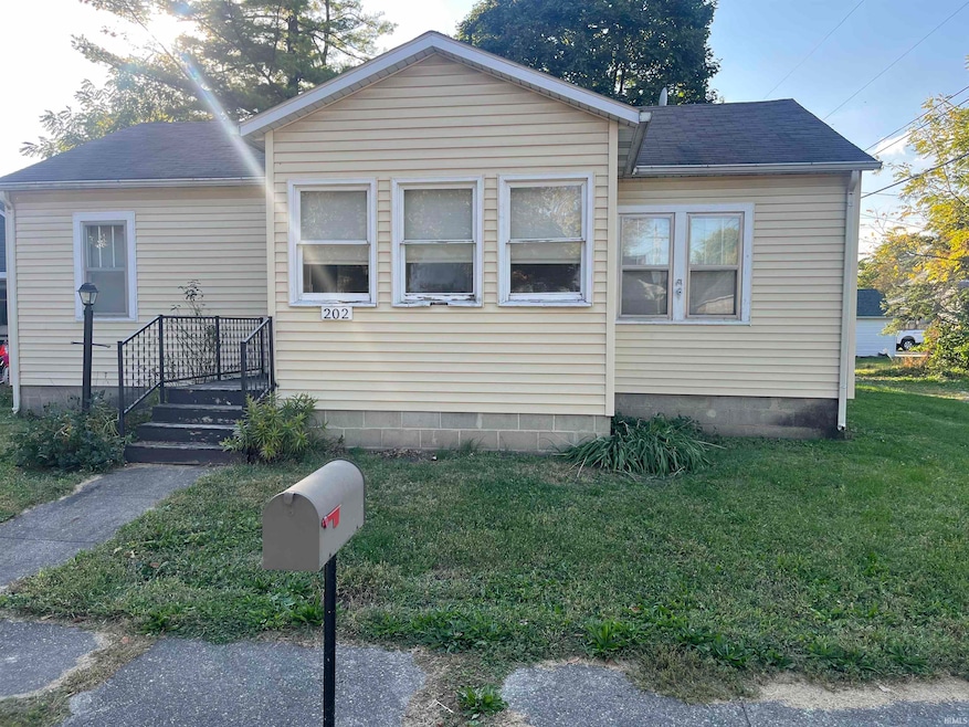 202 N Van Buren Ave, Fowler, IN 47944 - photo 1