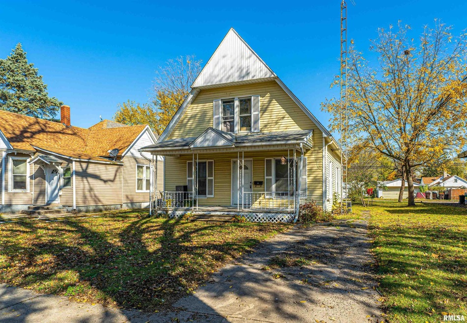 1024 Broadway St, Lincoln, IL 62656 - photo 1