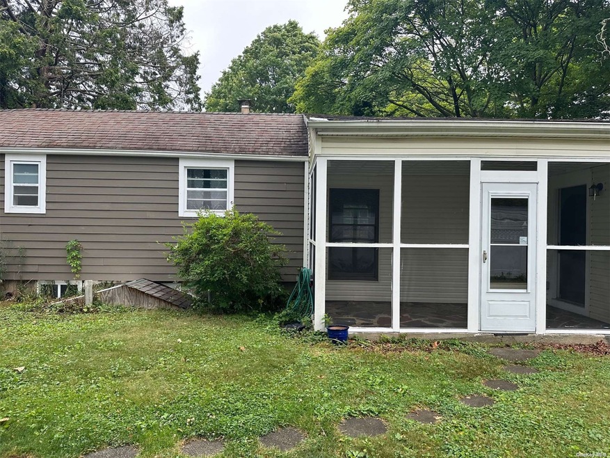 137 A Mcconnell Ave, Bayport, NY 11705 - photo 1