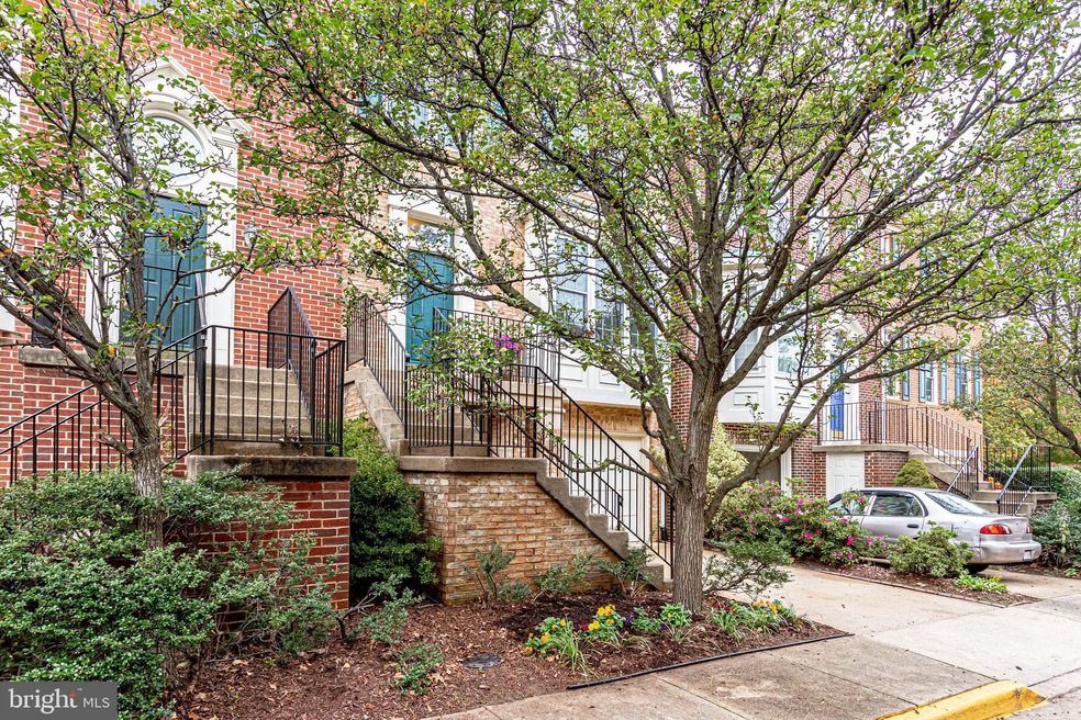 2214 Journet Dr, Dunn Loring, VA 22027 - photo 1