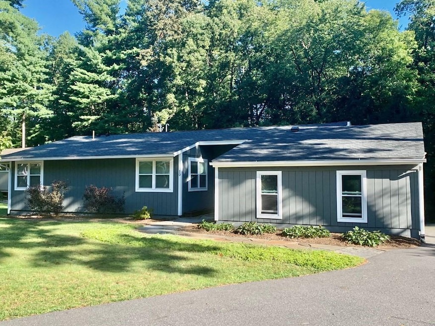 10 Laurel Ln, Amherst, MA 01002 - photo 1