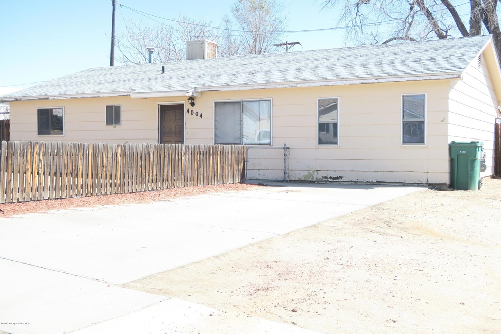 4004 Sierra Vista Dr, Farmington, NM 87402 - photo 1