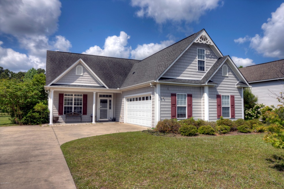 516 Azalea Dr-print-001-18-Front-3902x25