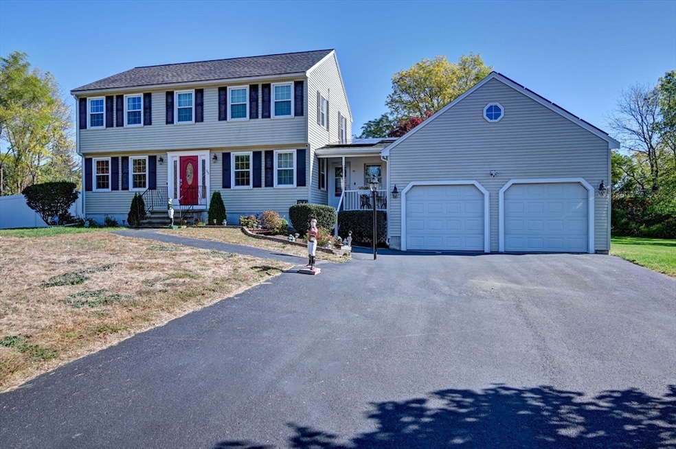 35 Blackberry Fields Rd, Dracut, MA 01826 - photo 1