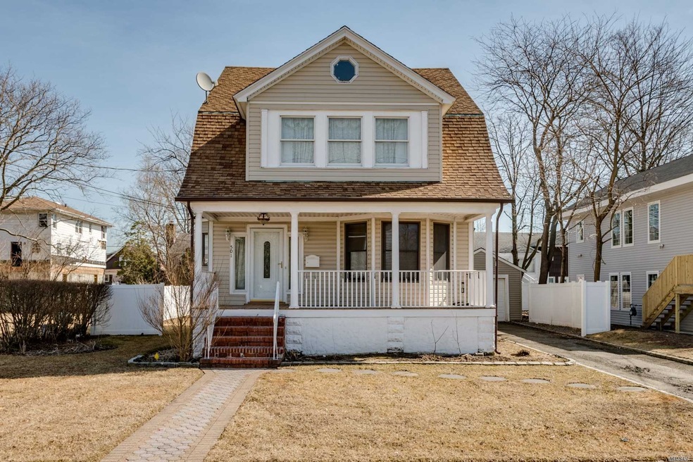 501 S Long Beach Ave, Freeport, NY 11520 - photo 1