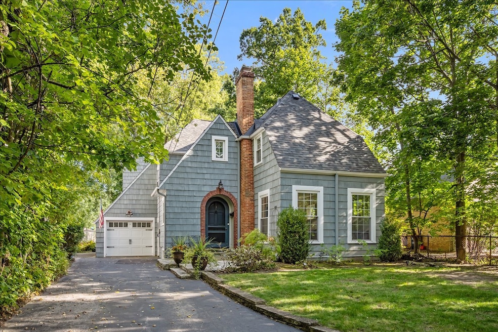 Pending $799,000 • Co-Listing Agent