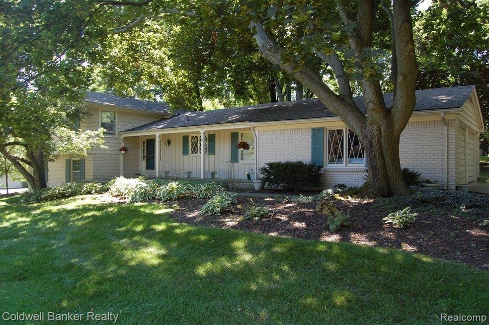 926 Dowling Road