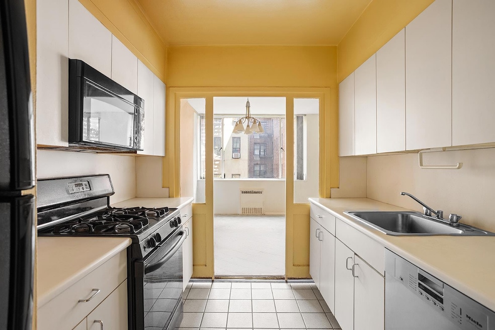 Premier Apartments unit 3J, New York, NY 10021 - photo 1