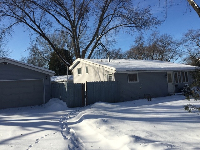 1158 Denver Dr, Carpentersville, IL 60110 - photo 1