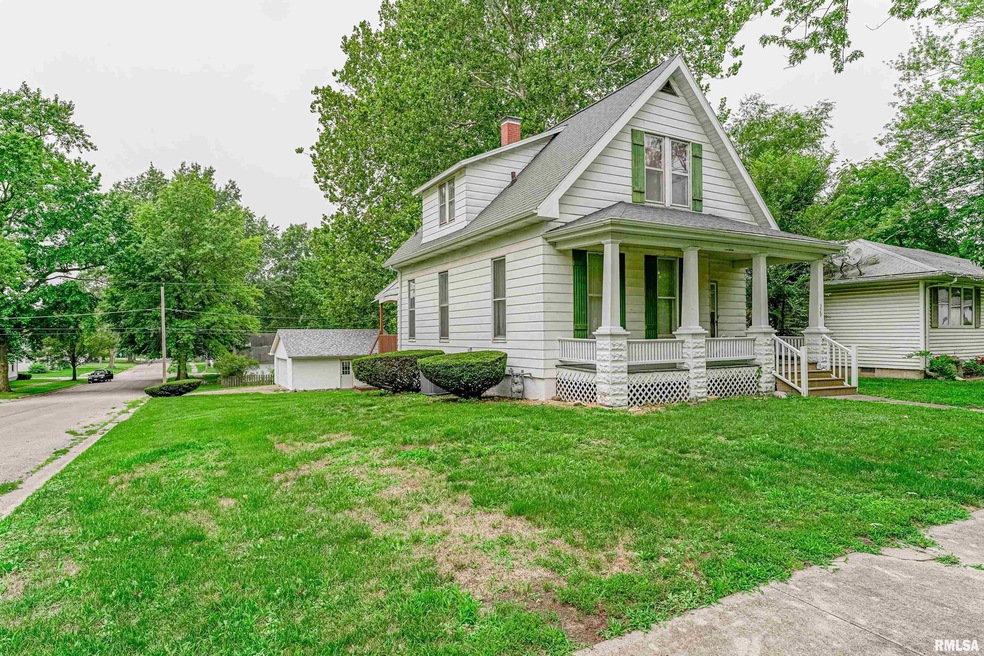 329 Willard Ave, Lincoln, IL 62656 - photo 1