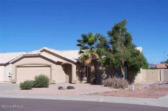 1752 Front 100_1242