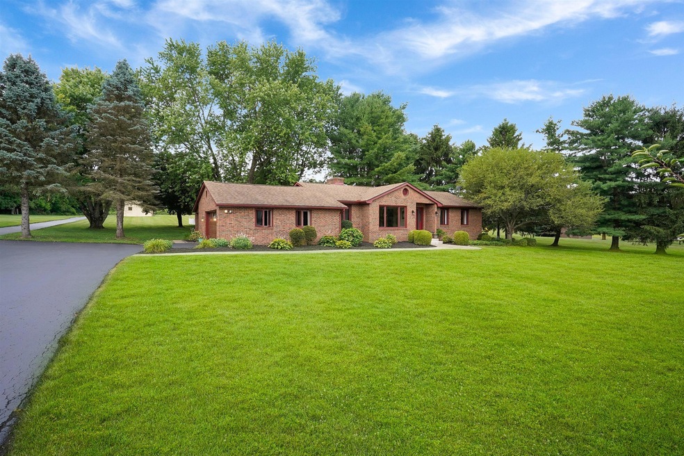 665 Coonpath Rd NE, Lancaster, OH 43130 - photo 1