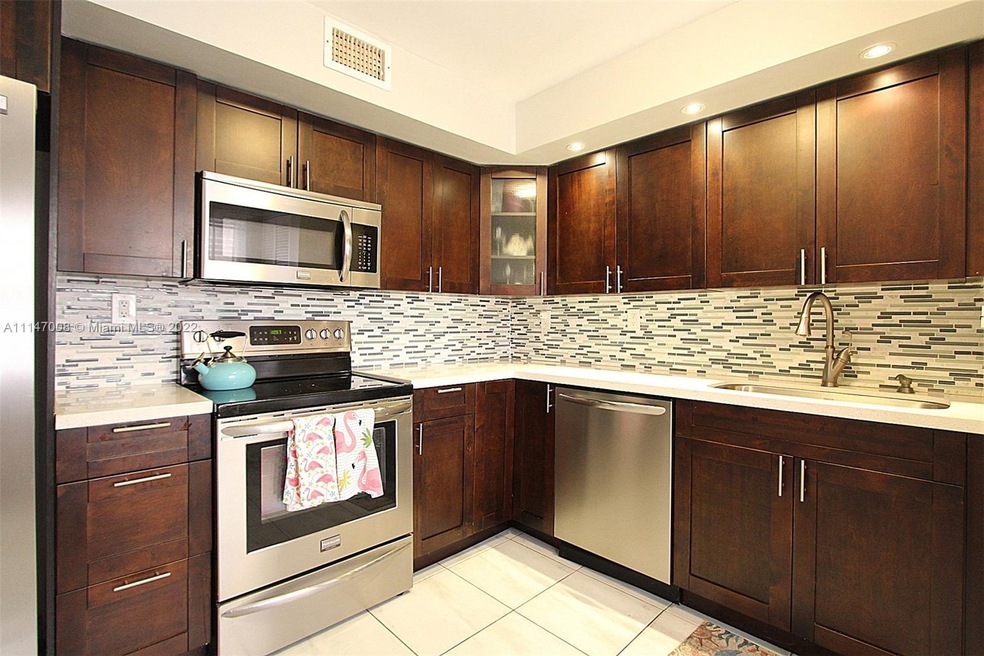 8101 Byron Ave unit 402, Miami Beach, FL 33141 - photo 1