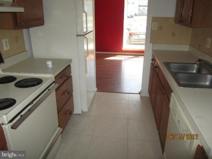 22366 Stablehouse Dr, Sterling, VA 20164 - photo 1