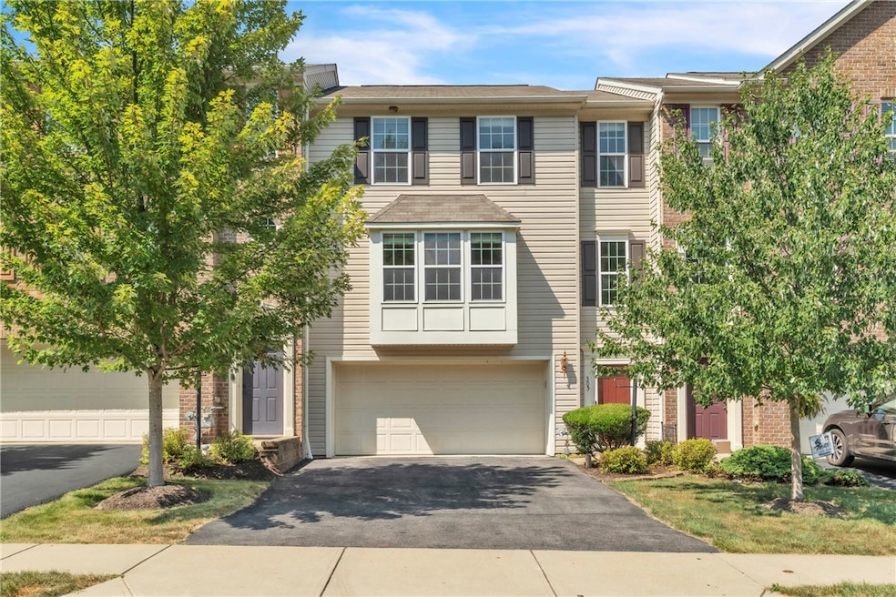 305 Broadstone Dr, Mars, PA 16046 - photo 1