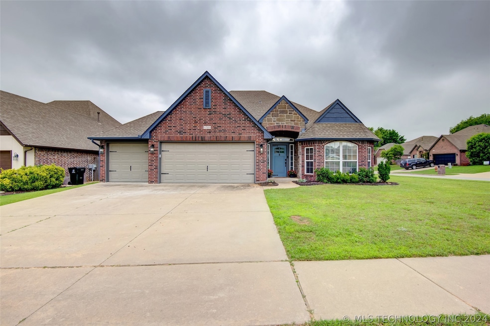 SO MUCH SPACE, full brick home with 4 OR 5 bedroom