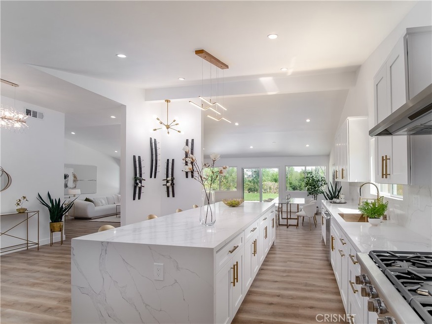 24355 Crestlawn St, Woodland Hills, CA 91367 - photo 1