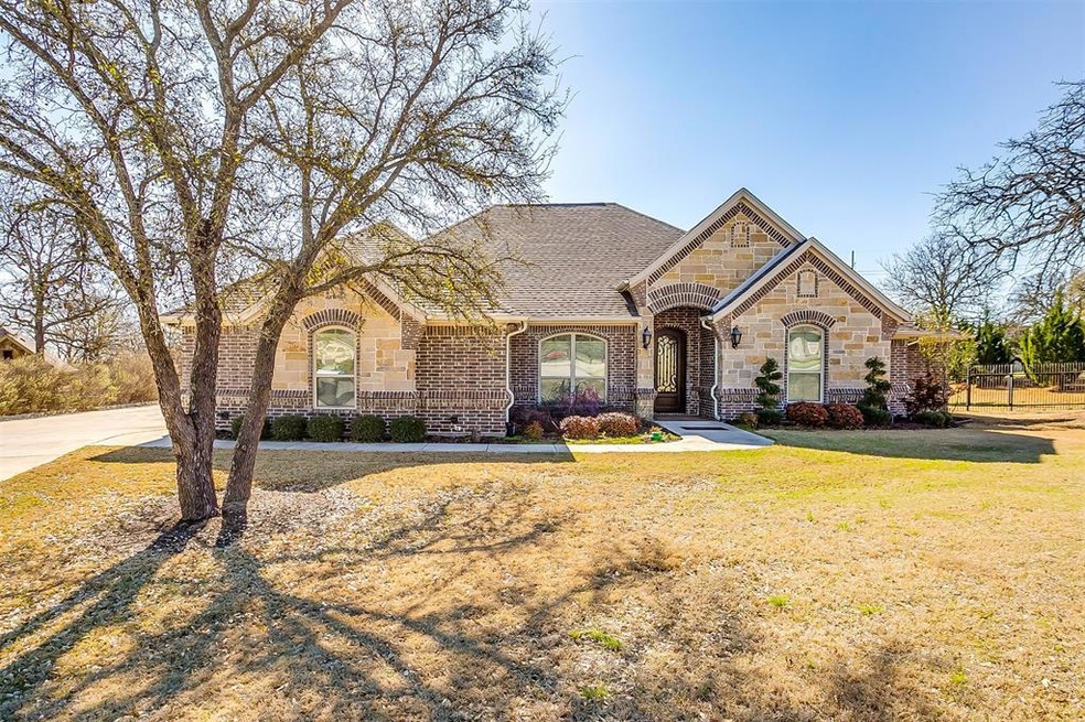 3807 Little Valley Ct, Granbury, TX 76049 - photo 1