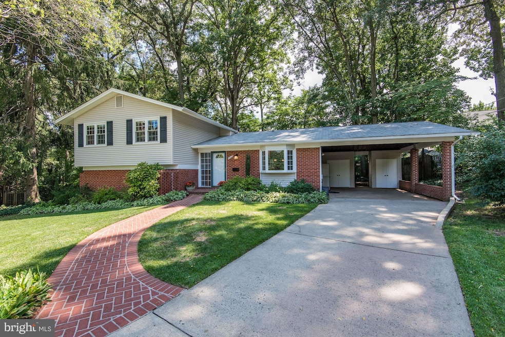 2525 Bull Run Ct, Vienna, VA 22180 - photo 1