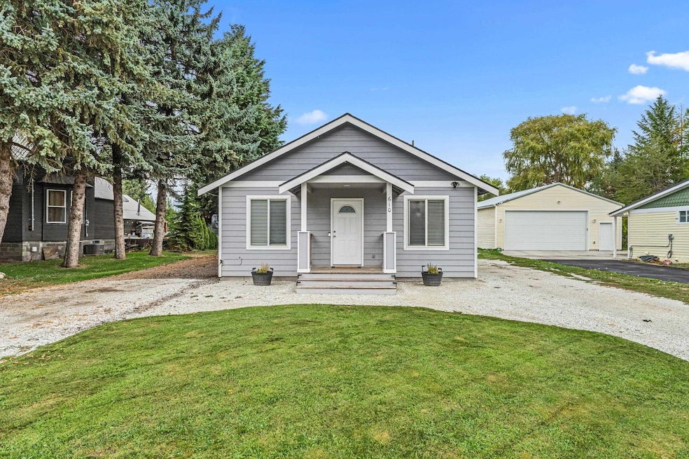 610 W Clay Ave, Chewelah, WA 99109 - photo 1