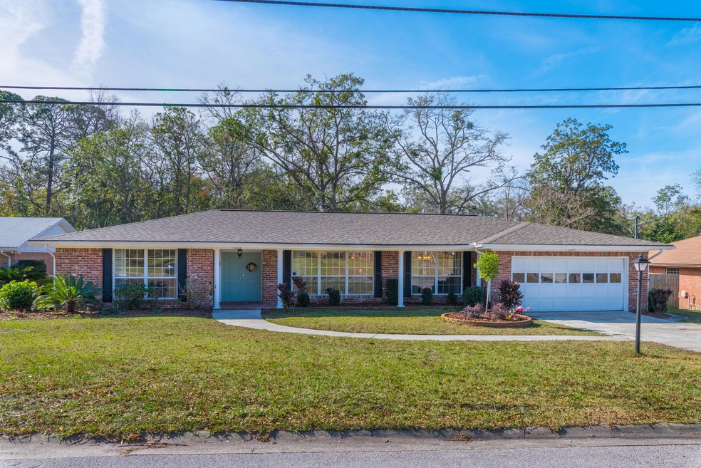 1044 Parkridge Cir W, Jacksonville, FL 32211 - photo 1