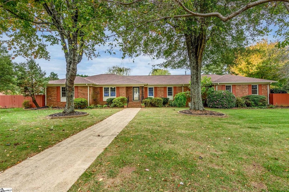 105 Belgrade Dr, Greenville, SC 29615 - photo 1