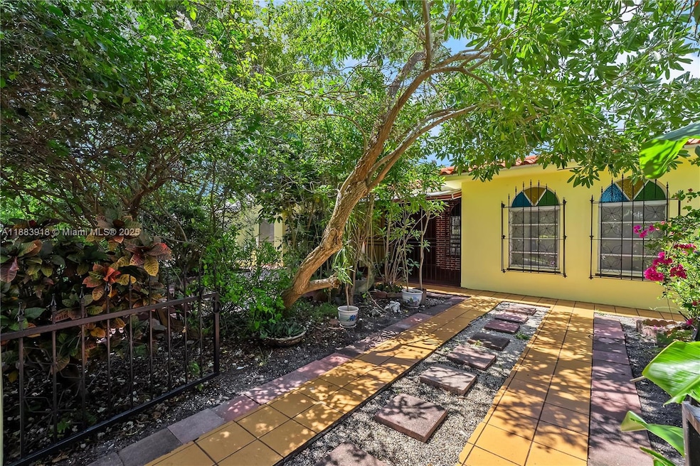 1712 SW 13th St, Miami, FL 33145 - photo 1