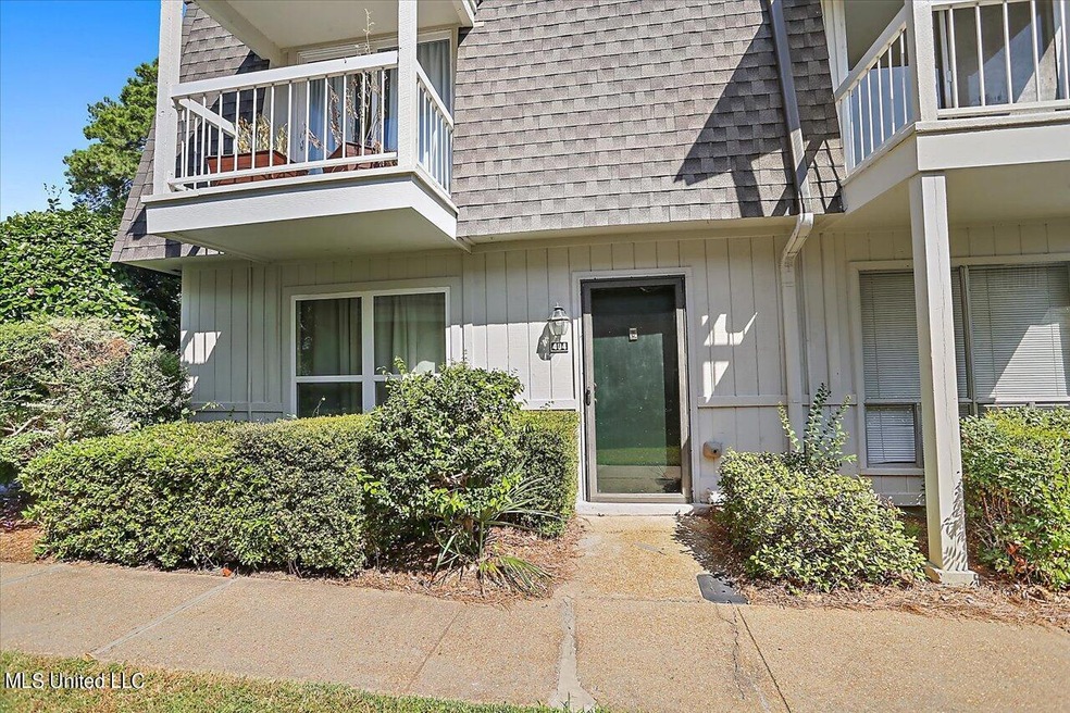 01-550 Post Rd Unit #404