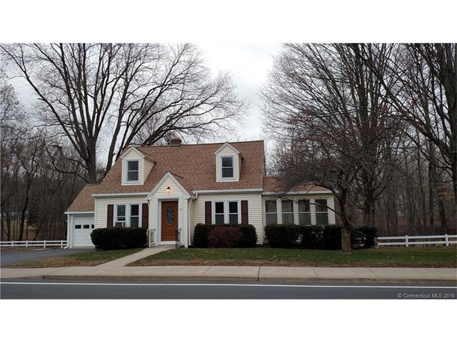 WELCOME TO 18 MAPLE AVENUE, BRISTOL....MOVE IN REA