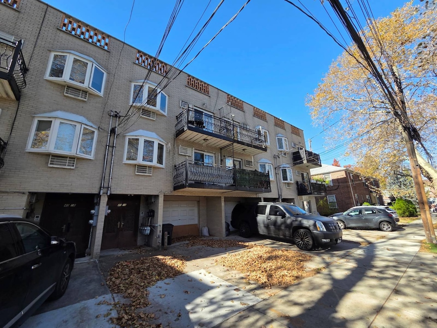 40-14 194th St unit 3rd fl, Flushing, NY 11358 - photo 1