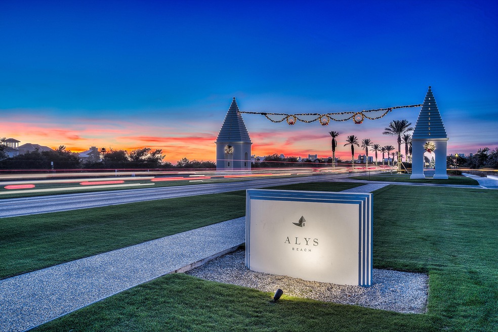 15 Featherbed Aly, Alys Beach, FL 32461 - photo 1