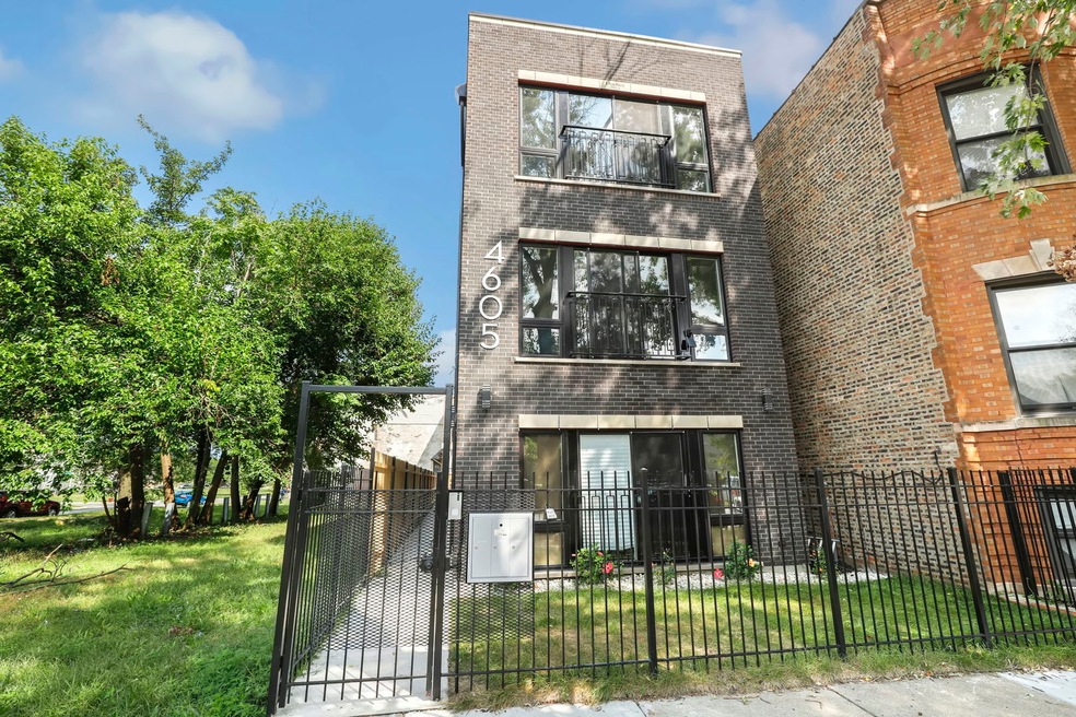 4605 S Langley Ave unit 1, Chicago, IL 60653 - photo 1