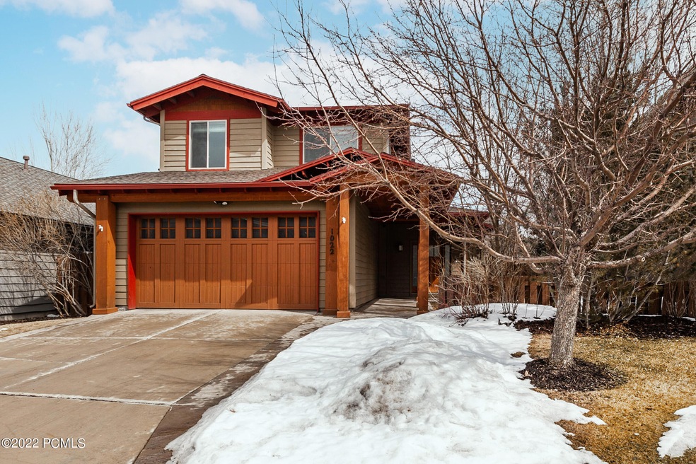 0_Exterior_high_3828996